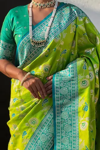 Green woven design zari kanjeevaram saree