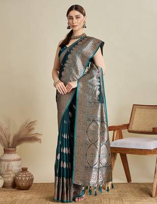 Green ethnic motifs woven design zari banarasi saree 4