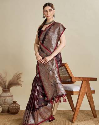 Magenta ethnic motifs zari banarasi saree with blouse piece 4