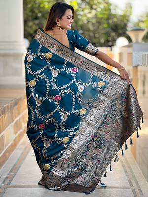 Blue woven design zari kanjeevaram saree 2
