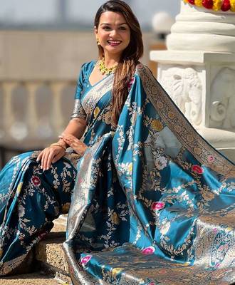 Blue woven design zari kanjeevaram saree 4
