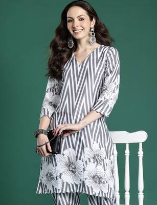 Grey printed cotton kurta trouser set 2