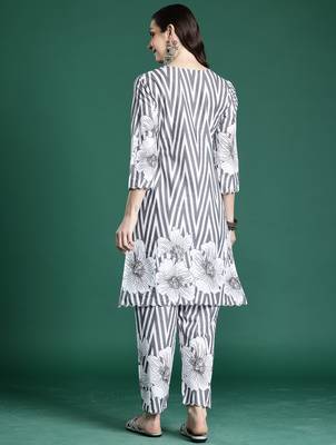 Grey printed cotton kurta trouser set 3