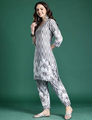Grey printed cotton kurta trouser set 1