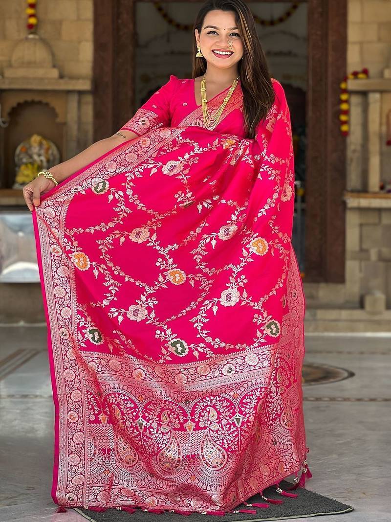 Pink ethnic motifs woven design zari kanjeevaram saree