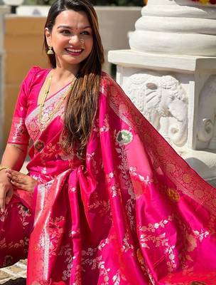 Pink ethnic motifs woven design zari kanjeevaram saree 5