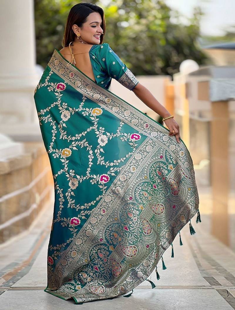 Green floral woven design zari kanjeevaram saree