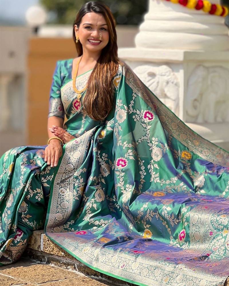 Green floral woven design zari kanjeevaram saree