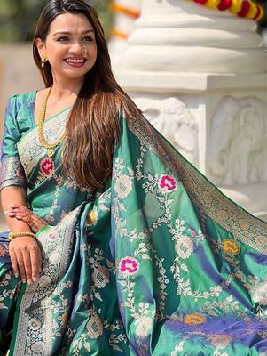 Green floral woven design zari kanjeevaram saree 5