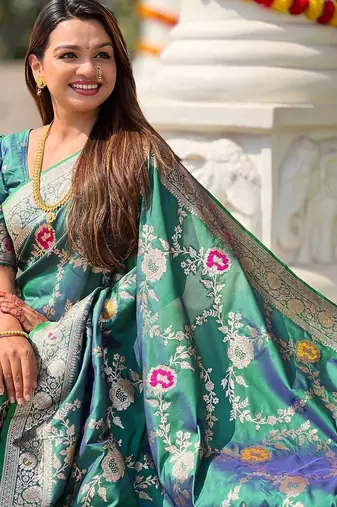 Green floral woven design zari kanjeevaram saree