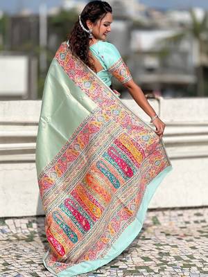 Green floral zari silk blend designer banarasi saree 3