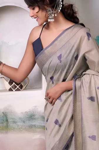 Off white floral zari silk cotton handloom saree