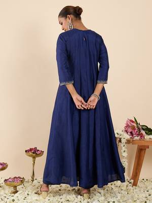 Blue embroidered silk kurta trouser set 2