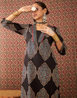 Black printed cotton kurta trouser set 1