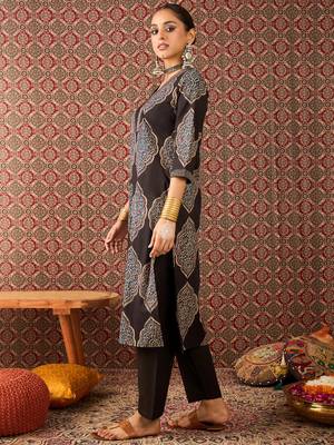 Black printed cotton kurta trouser set 3