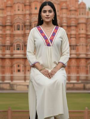 Off white printed liva kurta trouser set 1