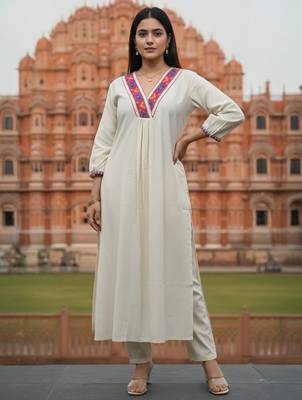 Off white printed liva kurta trouser set 4