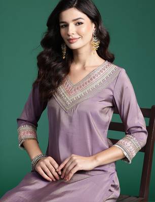 Lavender embroidered silk kurta trouser set 1