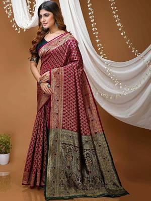 Maroon woven design zari silk blend handloom kanjeevaram saree 1