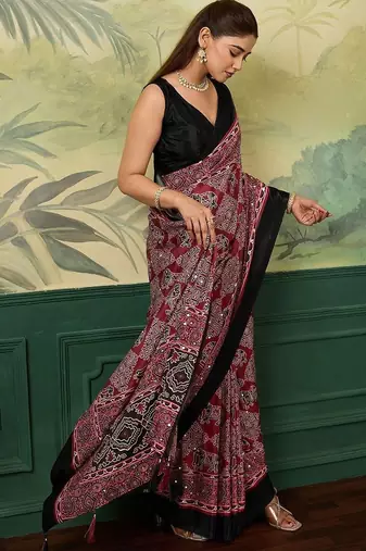 Maroon bandhani mirror work silk blend fusion saree