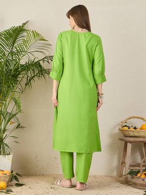 Green printed cotton kurta trouser set 2