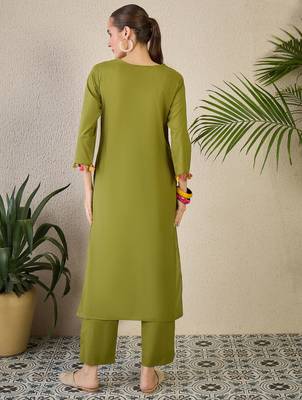 Green embroidered cotton kurta trouser set 2