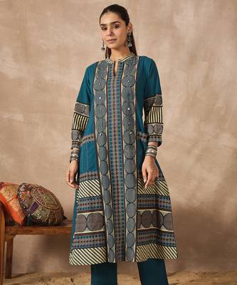 Teal printed cotton kurta trouser set 4