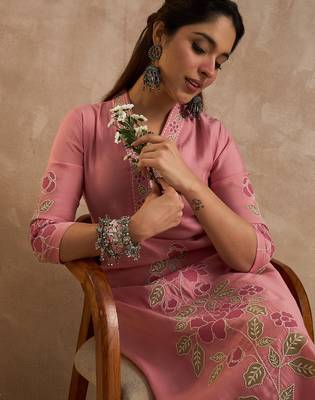 Pink embroidered silk kurta trouser set 1