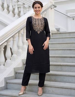 Black embroidered cotton kurta trouser set 2
