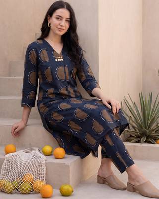 Blue printed cotton kurta trouser set 4