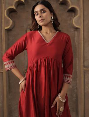 Red printed liva kurta trouser set 2