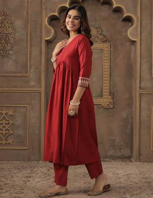 Red printed liva kurta trouser set 4