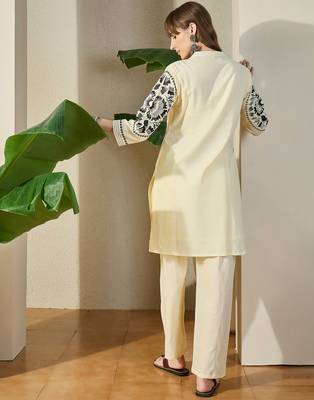 Off white printed cotton kurta trouser set 3