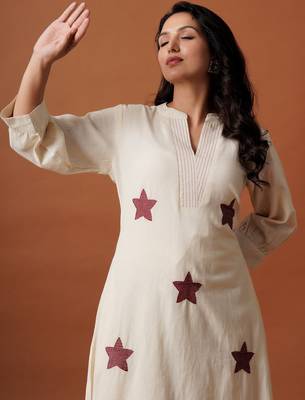 Off white printed cotton kurta trouser set 1