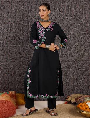 Black embroidered cotton kurta trouser set 1