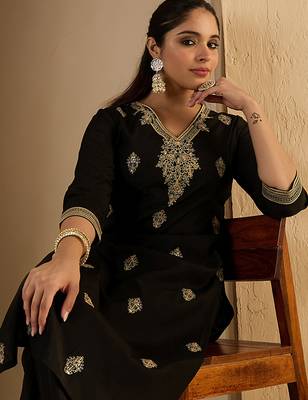 Black embroidered silk kurta trouser set 2