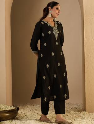 Black embroidered silk kurta trouser set 4