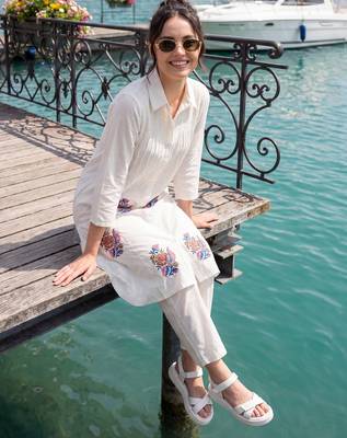 White embroidered cotton kurta trouser set 1