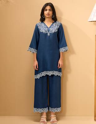 Blue embroidered linen kurta trouser set 3