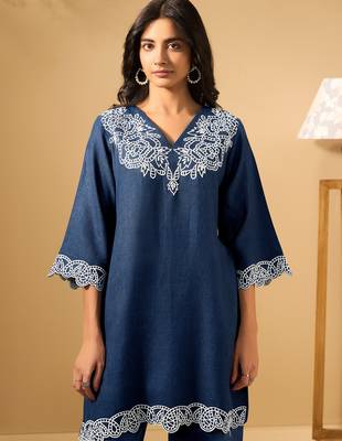 Blue embroidered linen kurta trouser set 4