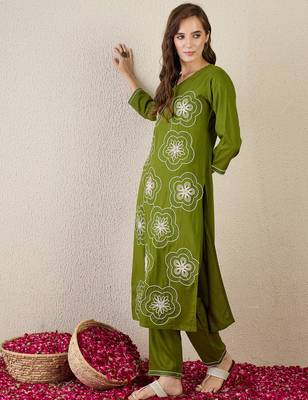 Green embroidered viscose rayon kurta trouser set 3