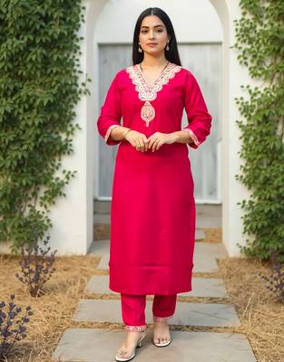 Red embroidered liva kurta trouser set 4
