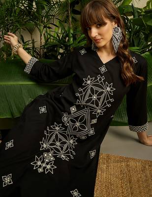 Black embroidered viscose rayon kurta trouser set 1