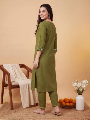 Green embroidered cotton kurta trouser set 3