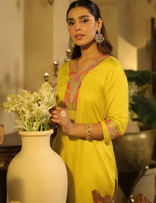 Yellow embroidered silk kurta trouser set 2