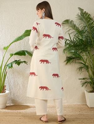 Off white printed cotton kurta trouser set 3