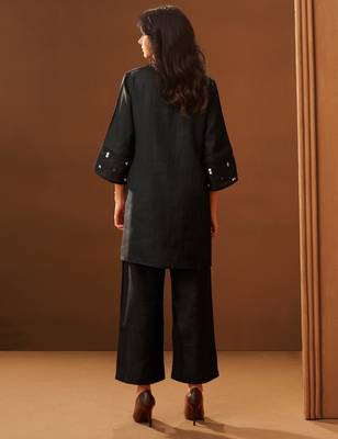 Black embroidered silk kurta trouser set 2