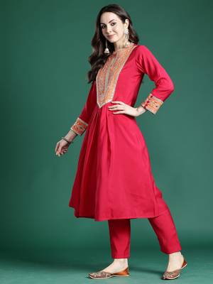 Pink embroidered silk kurta trouser set 1