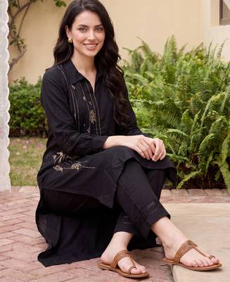 Black embroidered viscose rayon kurta trouser set 2