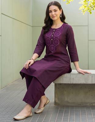 Burgundy embroidered cotton kurta trouser set 1